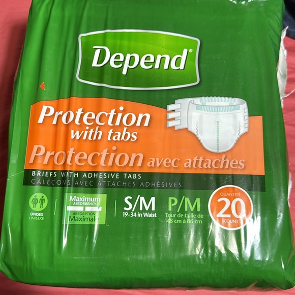 Depend protection with tabs 20 count - Picture 2 of 3